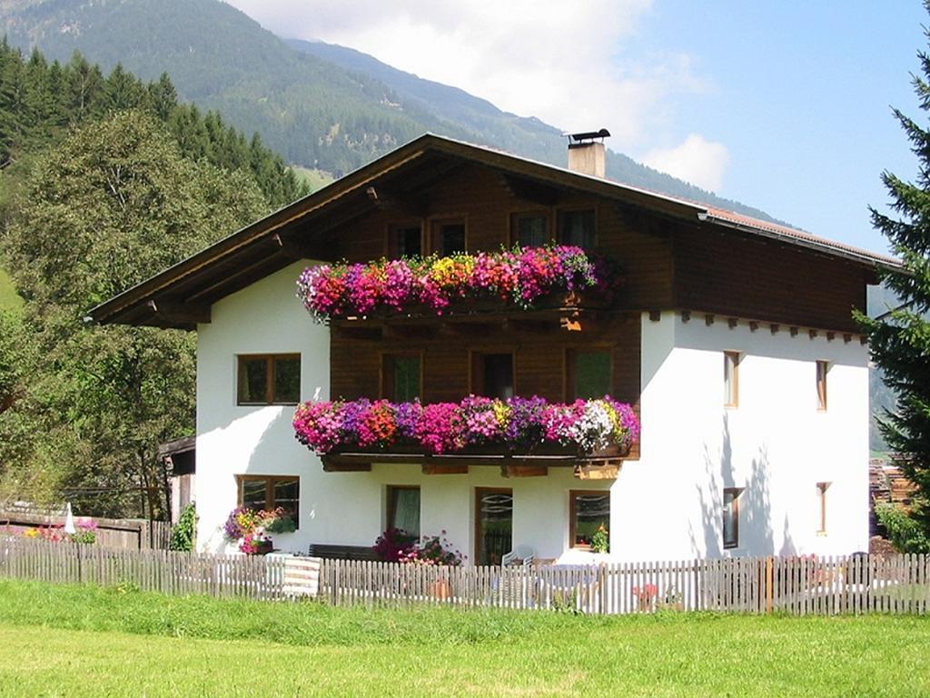 Апартаменти Haus Gabi Нойштіфт-ім-Штубайталь Екстер'єр фото